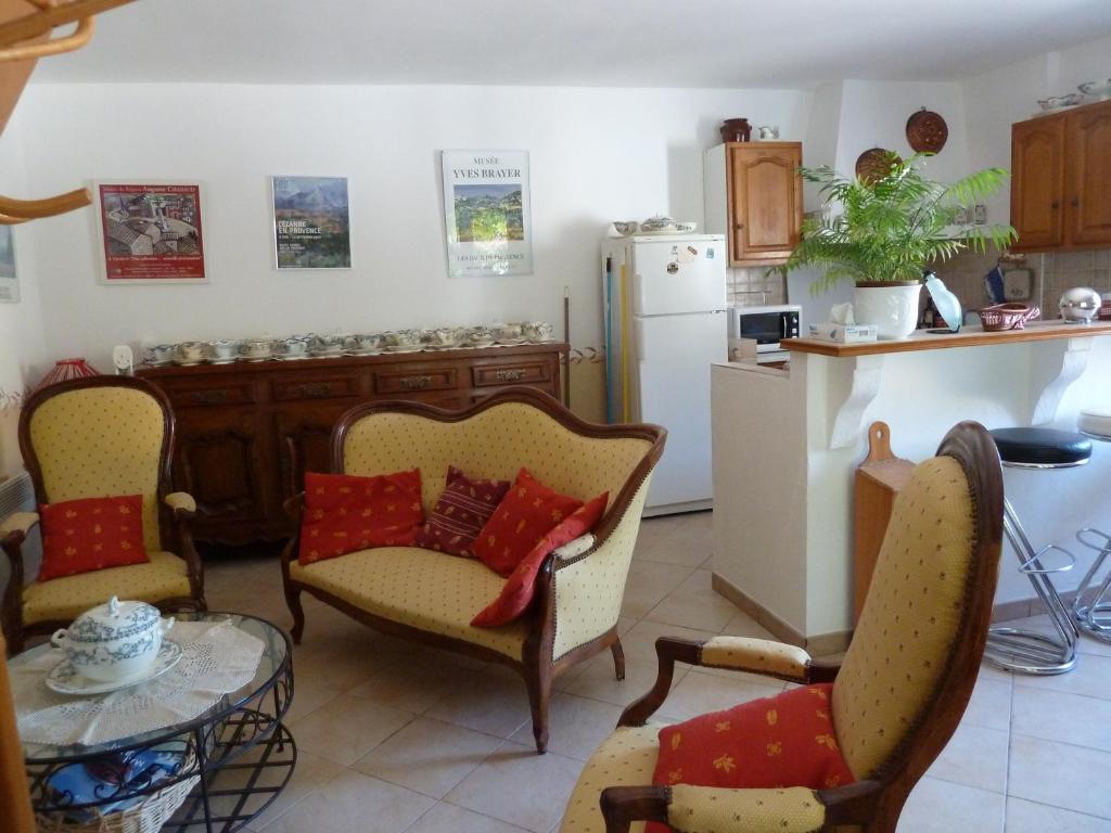 Bed and Breakfast Les Cigales à Saint-Andiol Extérieur photo